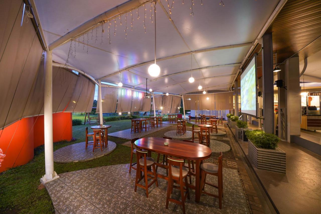 Harris Hotel Sentul City Bogor Ngoại thất bức ảnh